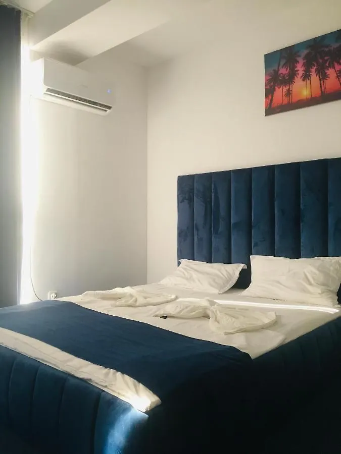 בוקרשט Hotel Blue
