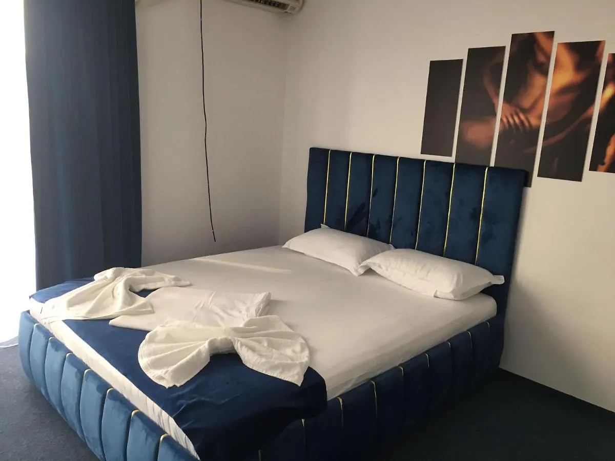 בוקרשט Hotel Blue